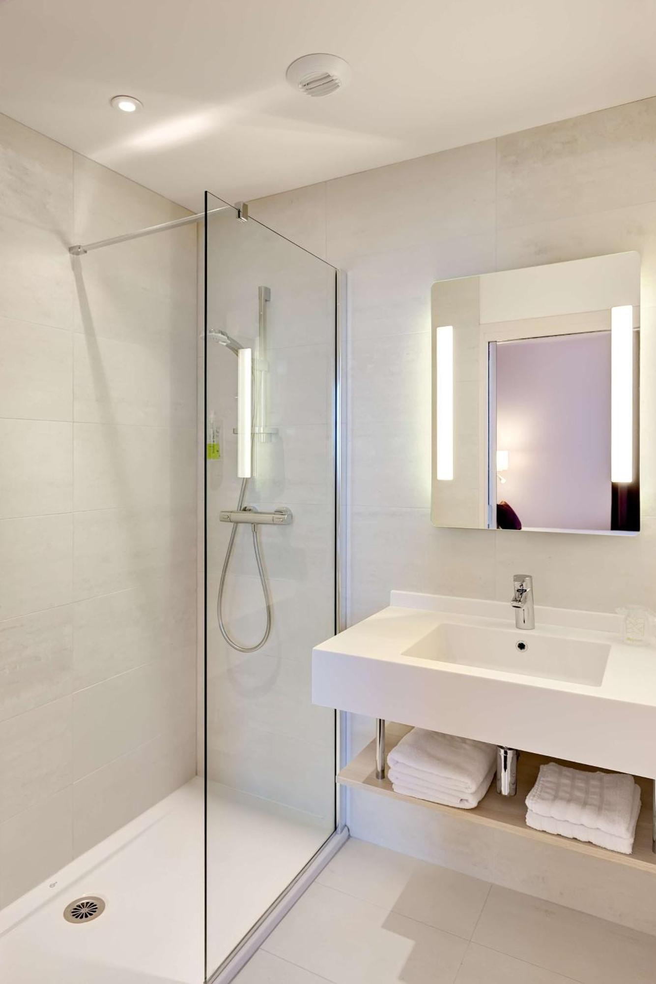 Brit Hotel Vendee Mer Les Achards  ภายนอก รูปภาพ