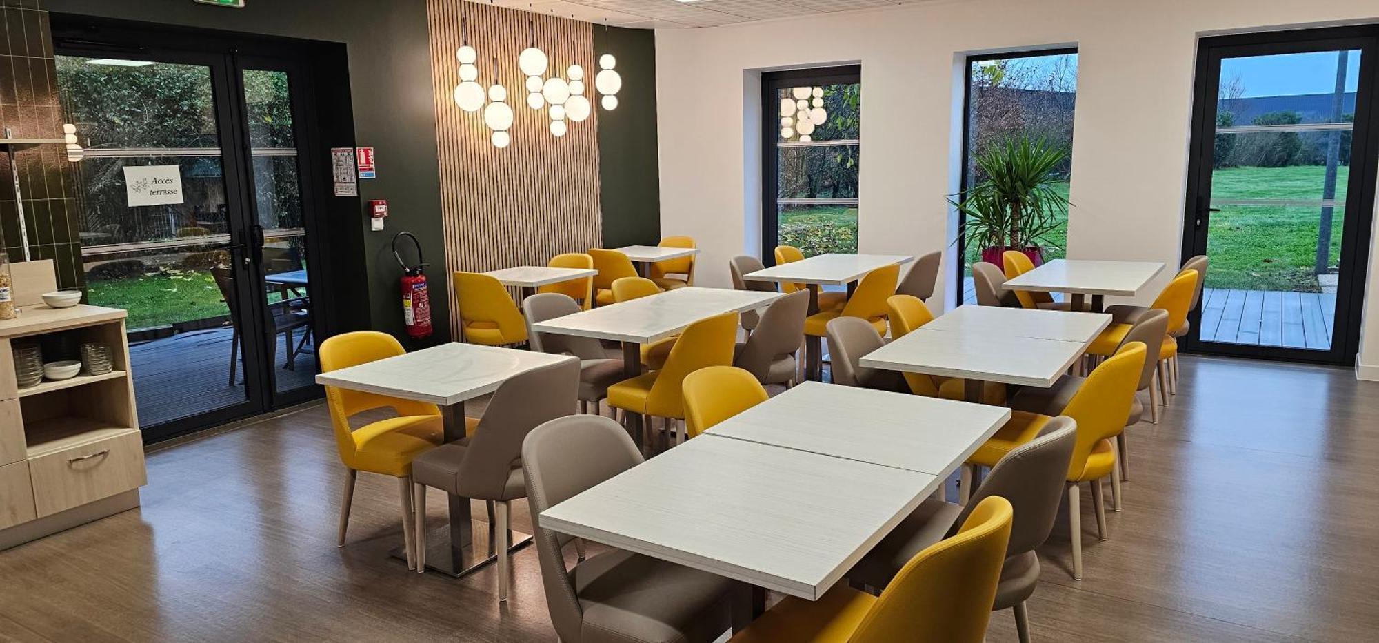 Brit Hotel Vendee Mer Les Achards  ภายนอก รูปภาพ