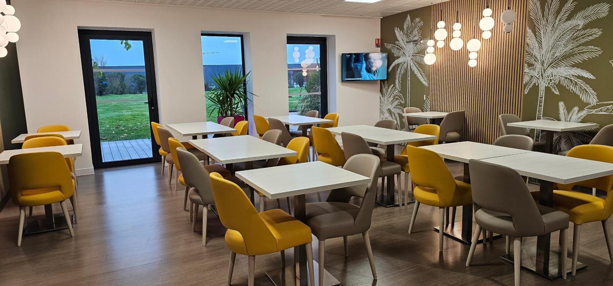 Brit Hotel Vendee Mer Les Achards  ภายนอก รูปภาพ