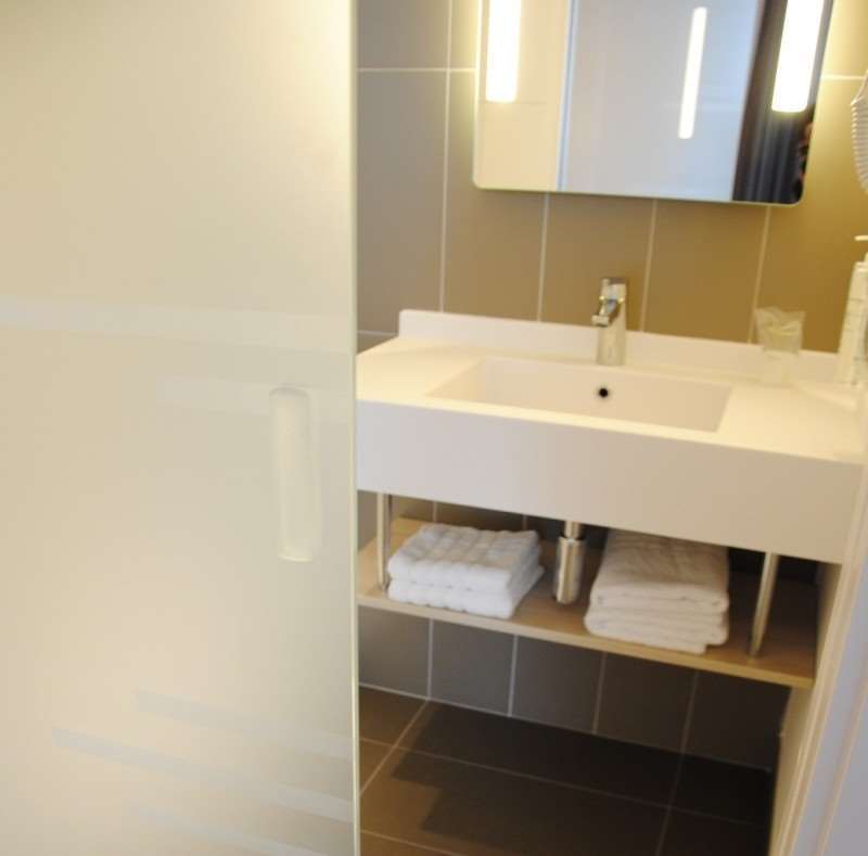 Brit Hotel Vendee Mer Les Achards  ห้อง รูปภาพ