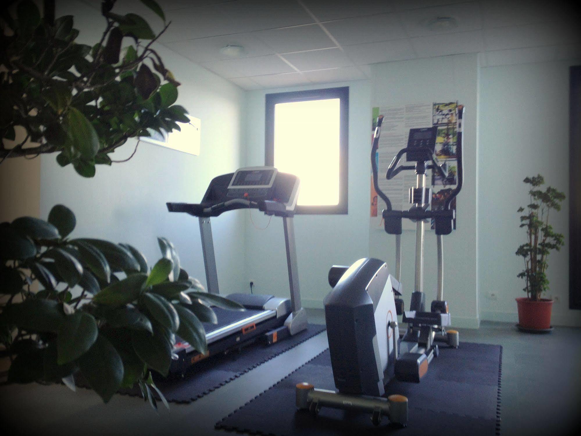Brit Hotel Vendee Mer Les Achards  ภายนอก รูปภาพ